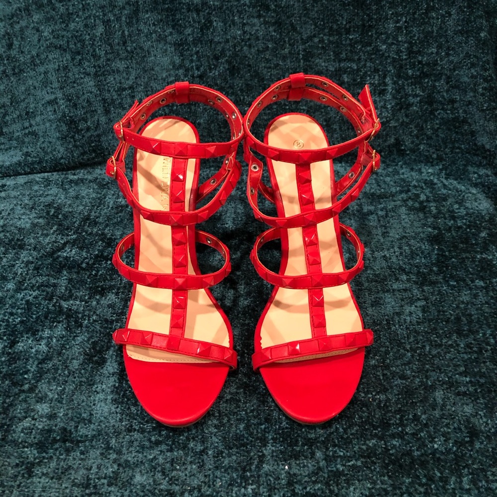 ⛔️SOLD⛔️ 
 new red studded heels